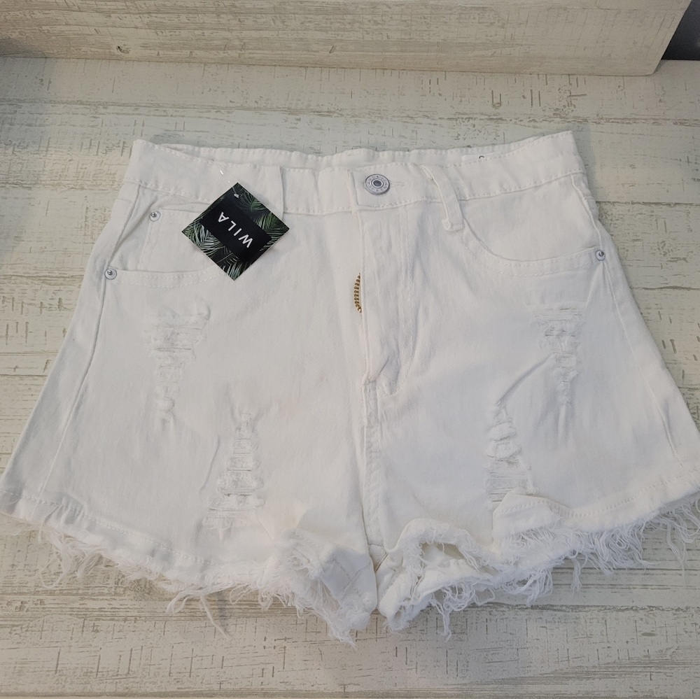 WILA WHITE DISTRESSED SHORTS